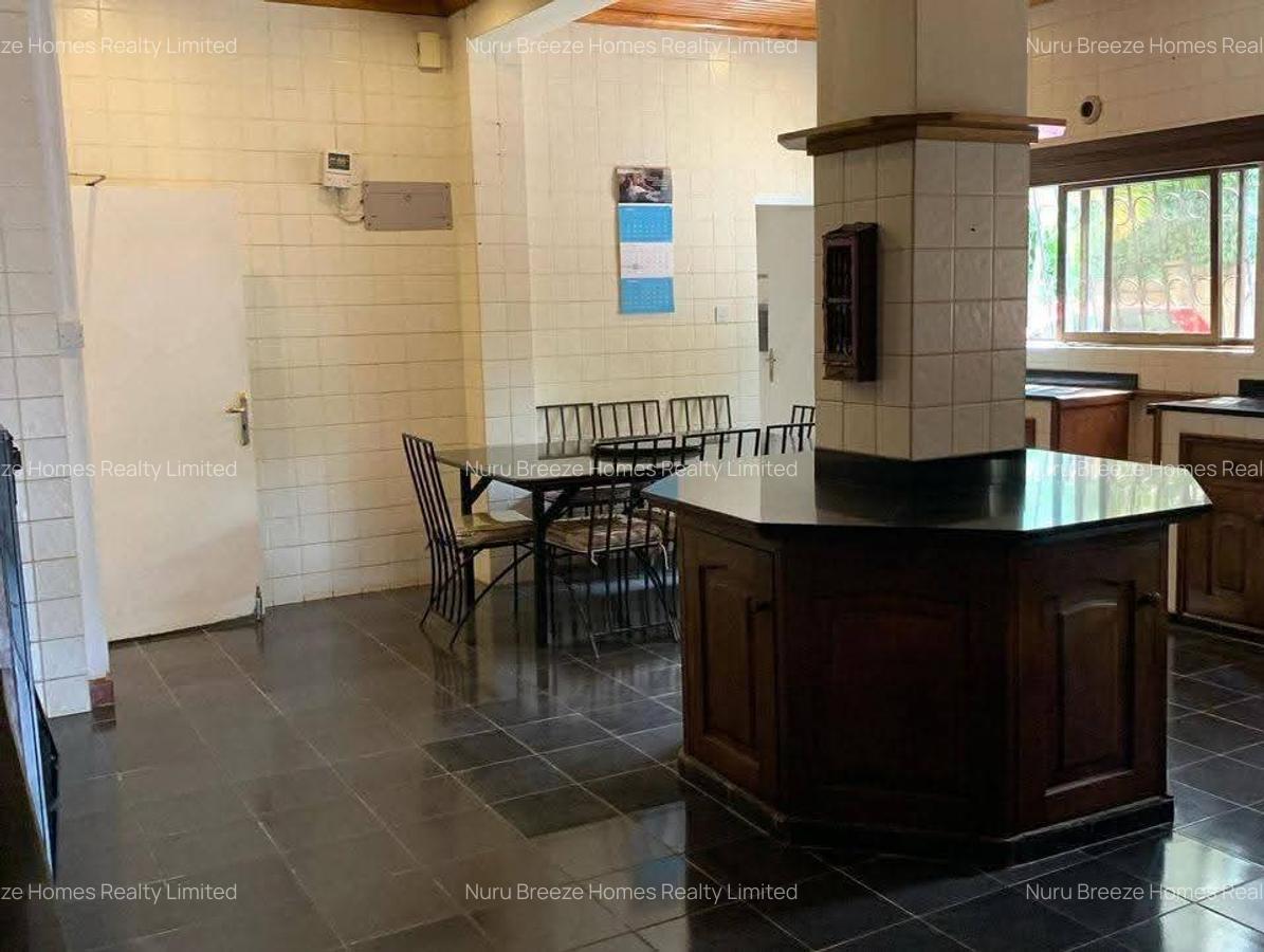 4 Bed House with En Suite in Spring Valley - 6