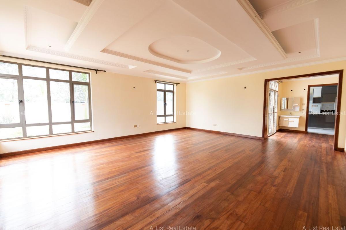 4 Bed Townhouse with En Suite at Two Rivers - 1