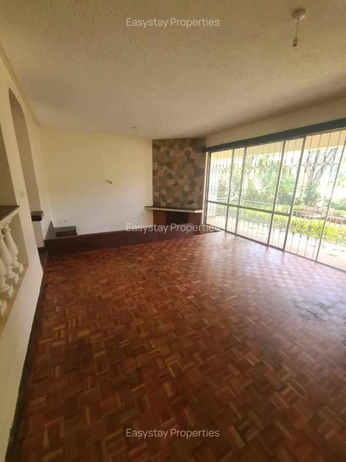 4 Bed Townhouse with En Suite in Spring Valley - 1