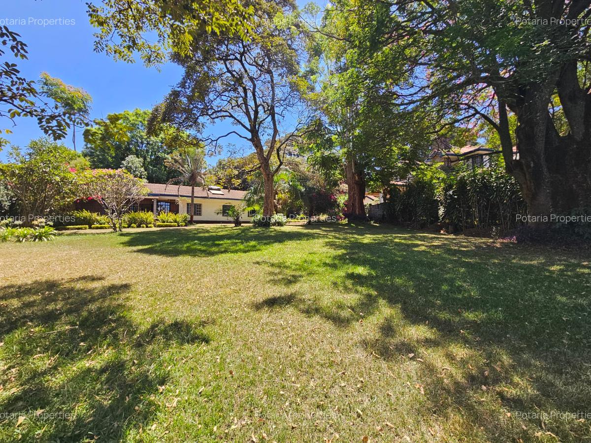 3 Bed House with En Suite in Lavington - 4