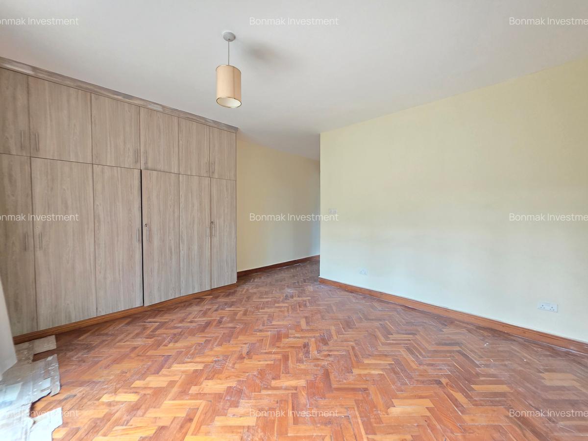 4 Bed Townhouse with En Suite at Kyuna - 11