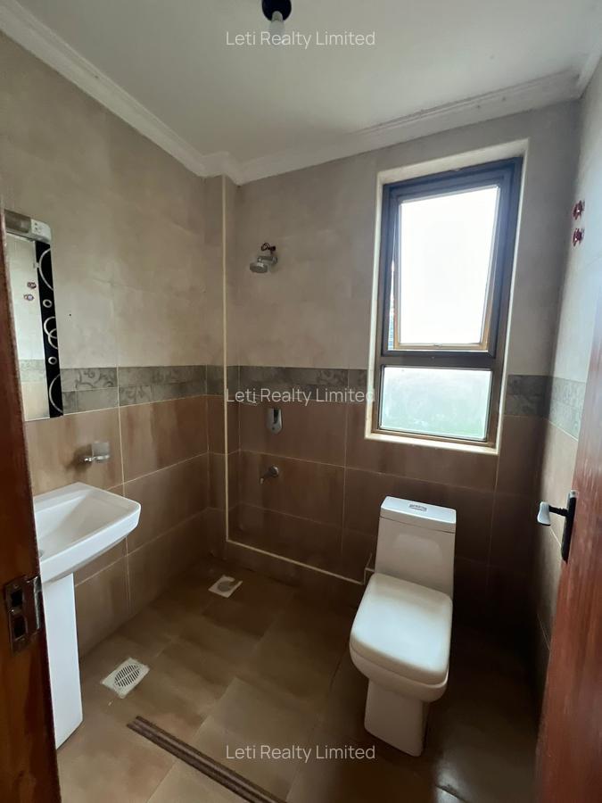 5 Bed Townhouse with En Suite in Lavington - 10