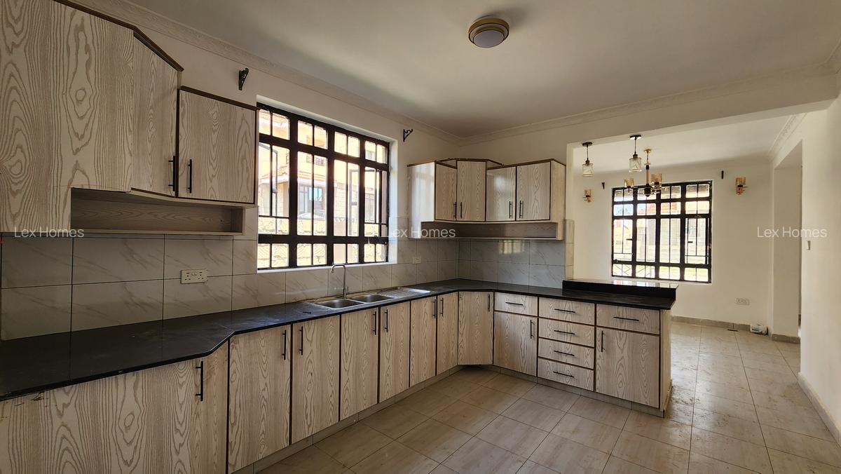 4 Bed House with En Suite at Rimpa - 10