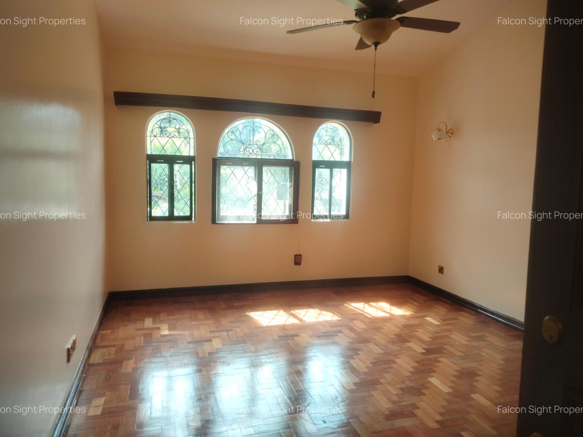 4 Bed Townhouse with Staff Quarters at Few Minutes Drive To Roslyn Academy And German School - 16