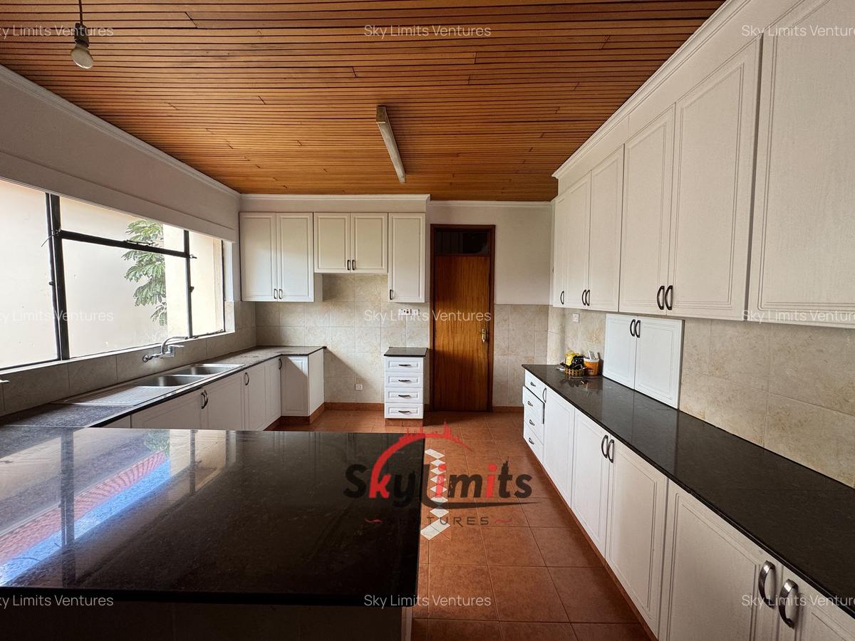 4 Bed Apartment with Swimming Pool in Kilimani - 4