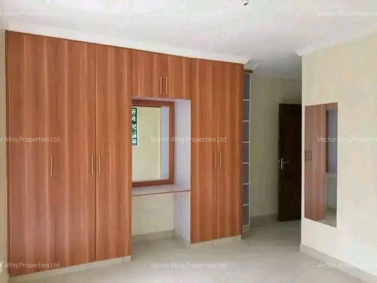 3 Bed House with En Suite at Acacia - 6