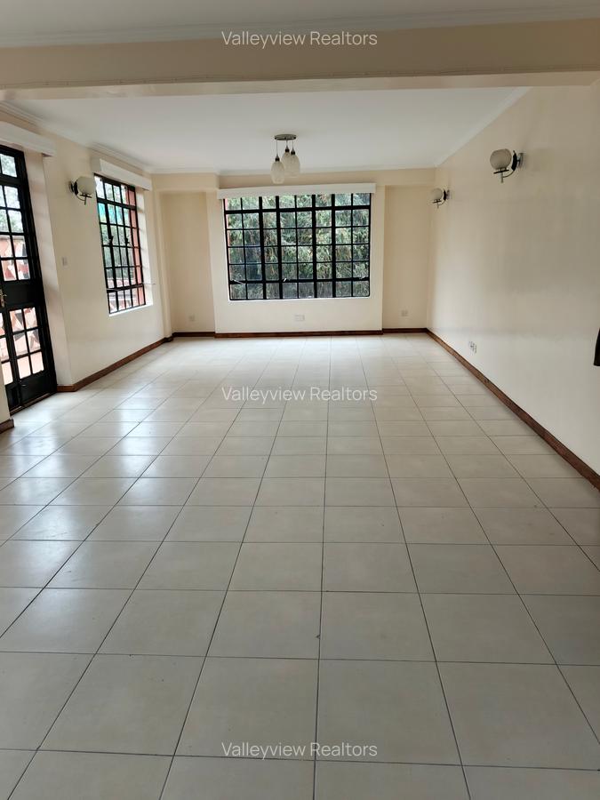 2 Bed House with En Suite at Lavington - 6
