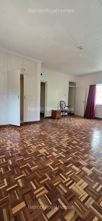 5 Bed House with En Suite at Kyuna Crescent - 18