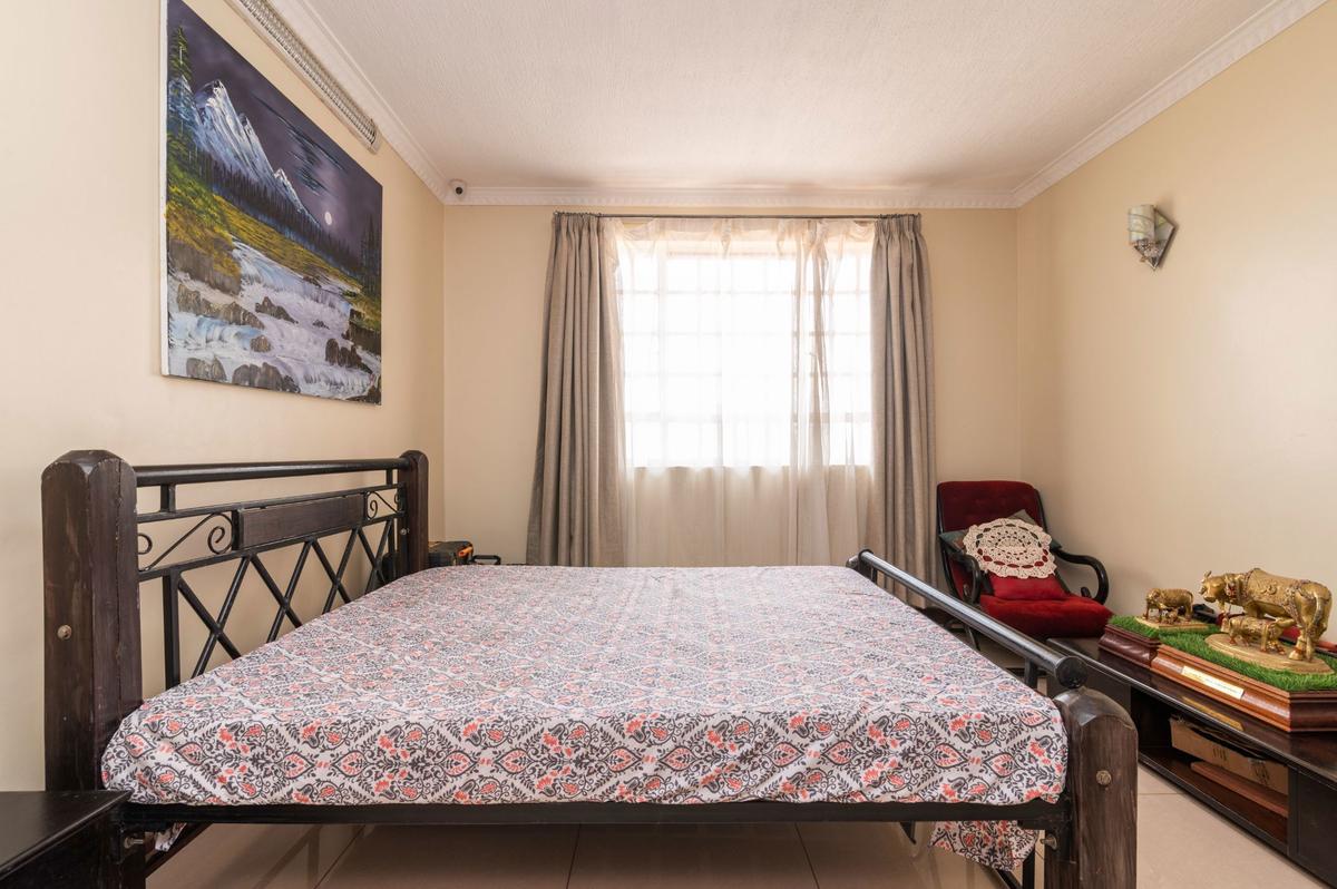 3 Bed Apartment with En Suite in Parklands - 13