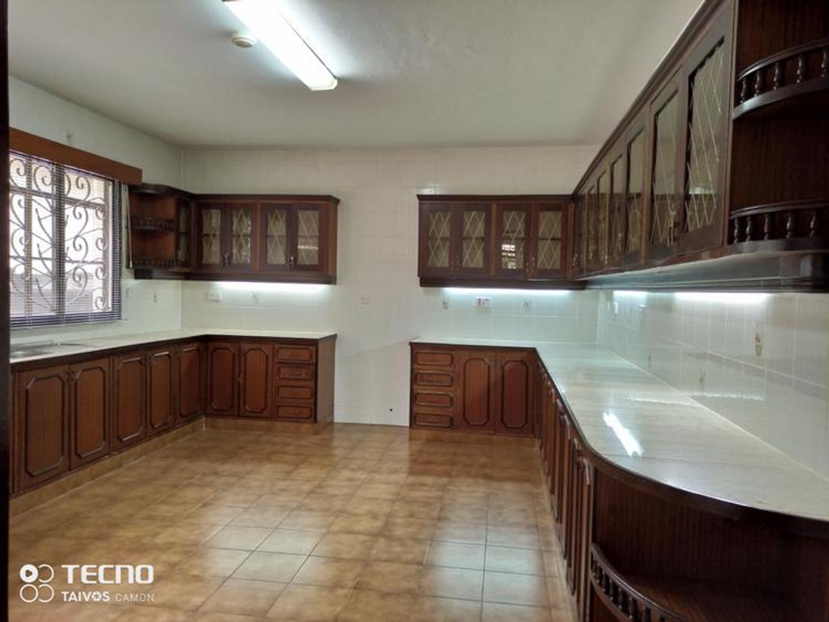 4 Bed Townhouse with En Suite in Westlands Area - 5