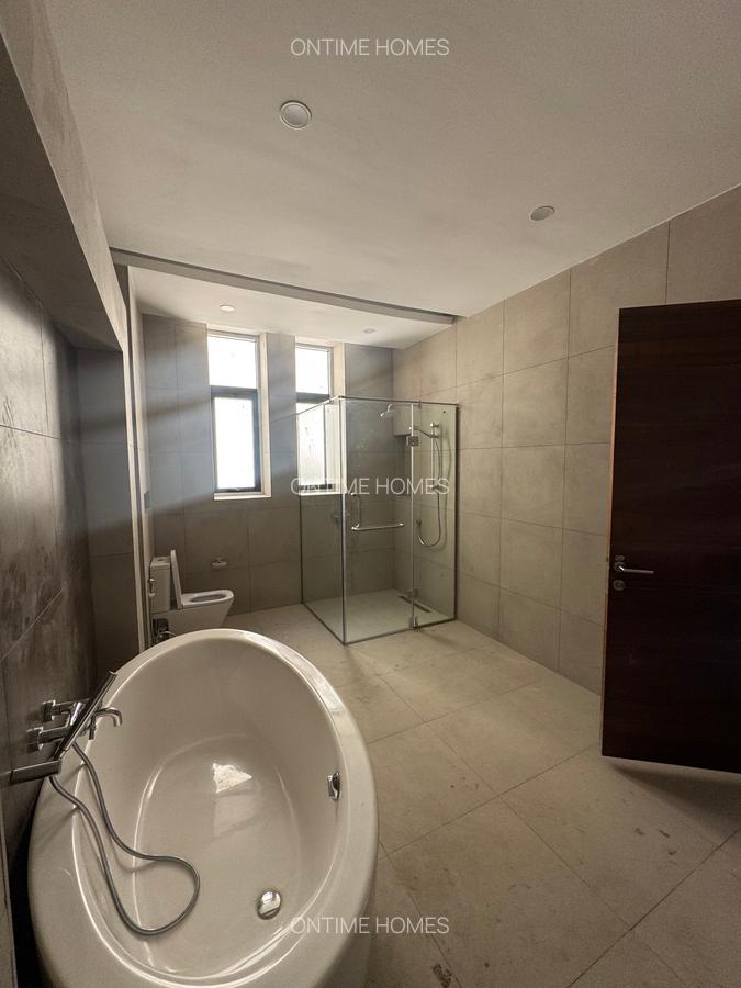 4 Bed Villa with En Suite at Westlands - 18