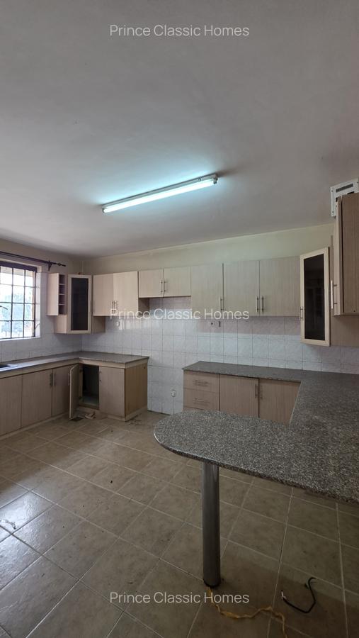 3 Bed Apartment with En Suite in Lavington - 5