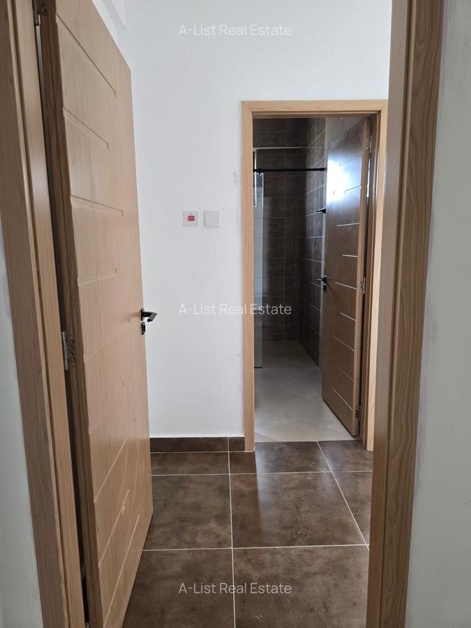 3 Bed Apartment with En Suite at 2Nd Avenue - 17