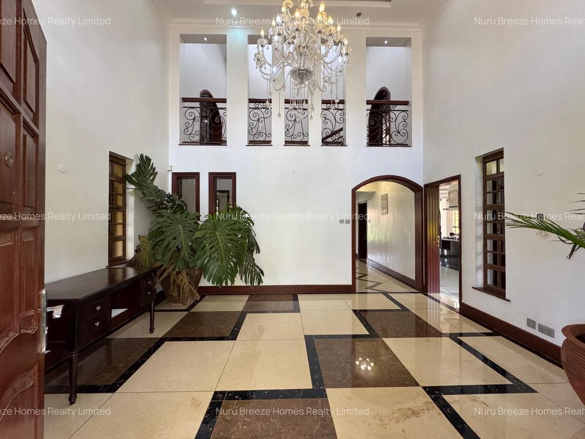 5 Bed House with En Suite in Runda - 16