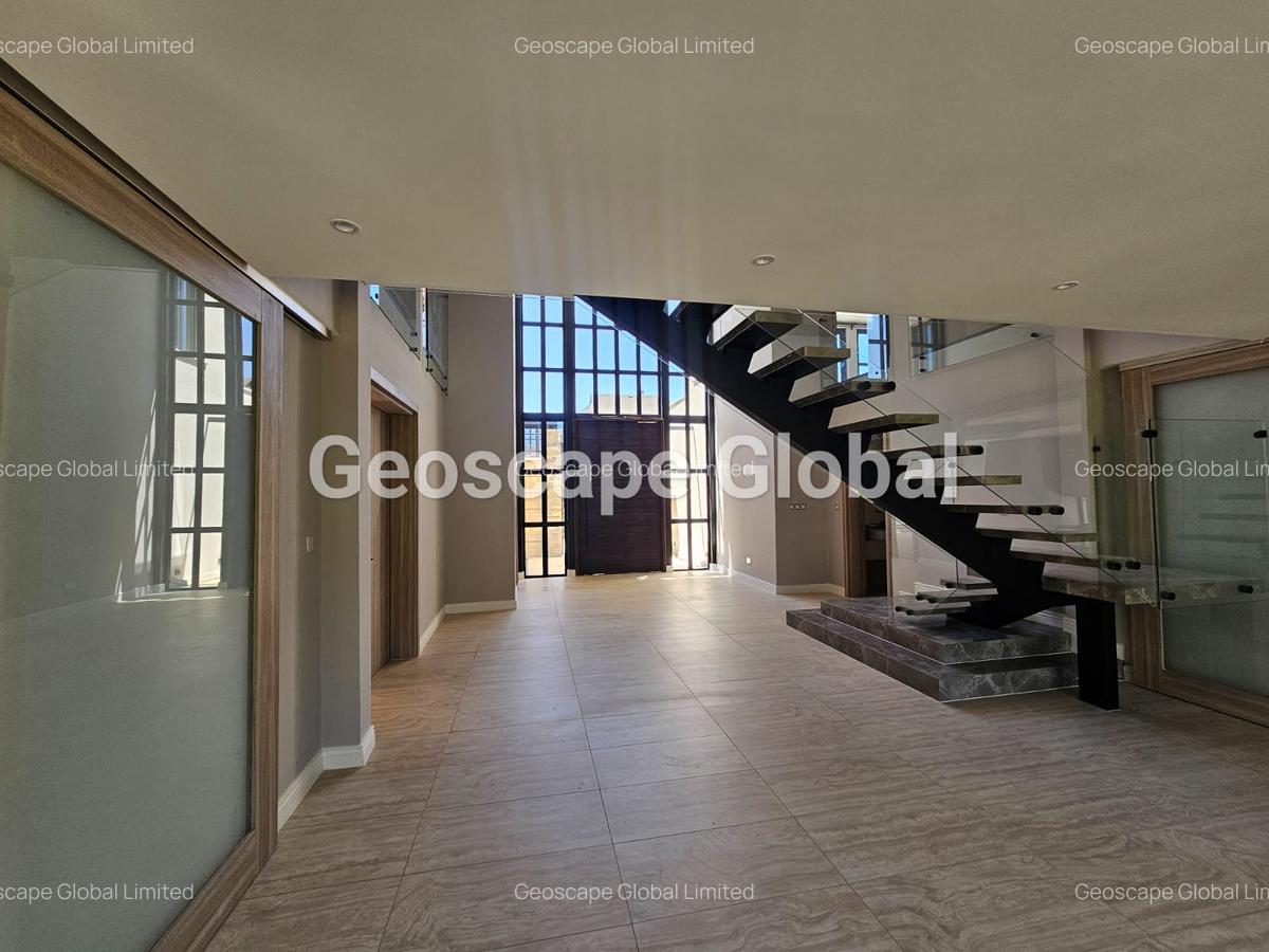 5 Bed Villa with En Suite in Runda - 7