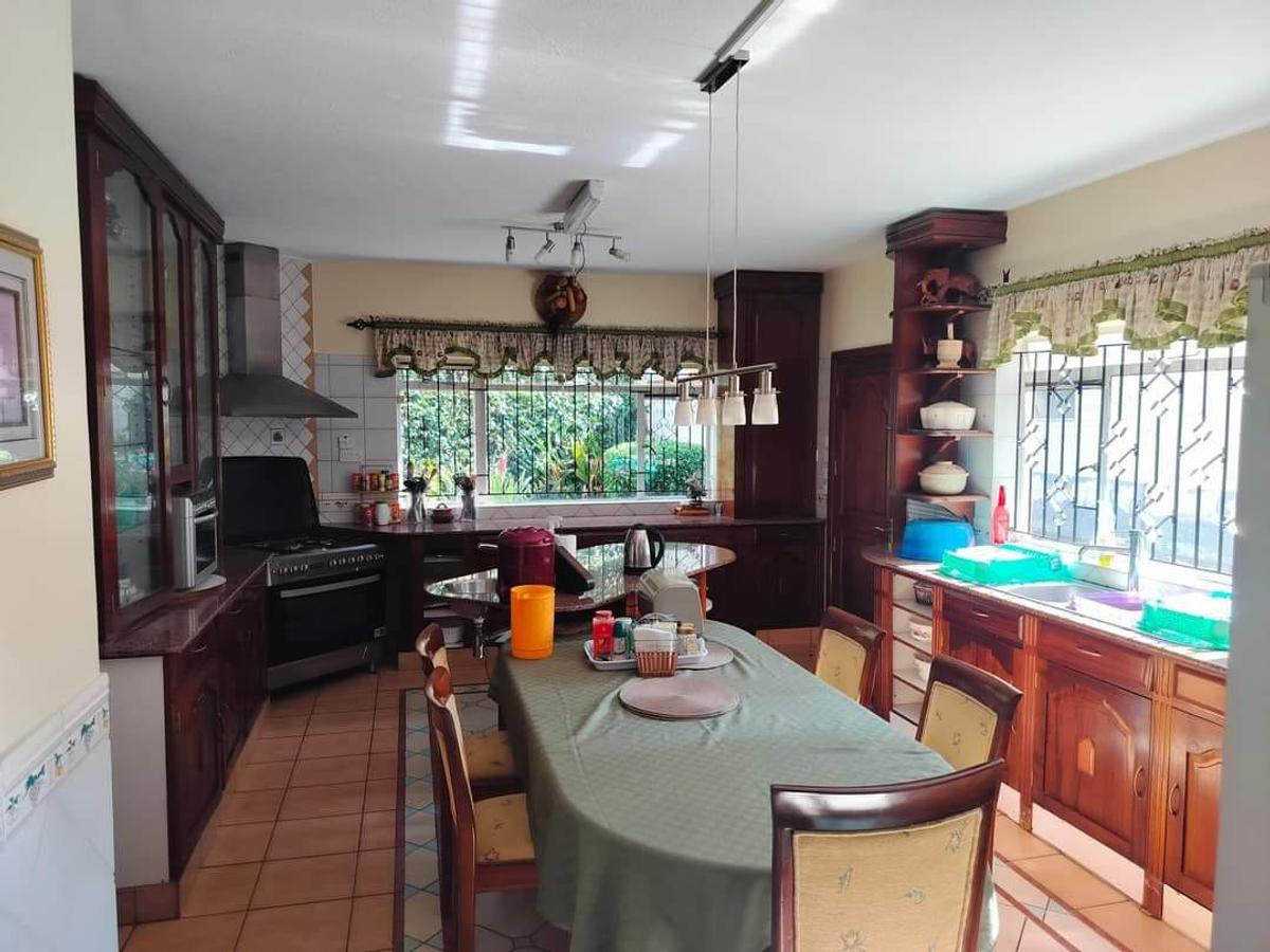 5 Bed House with En Suite in Loresho - 10