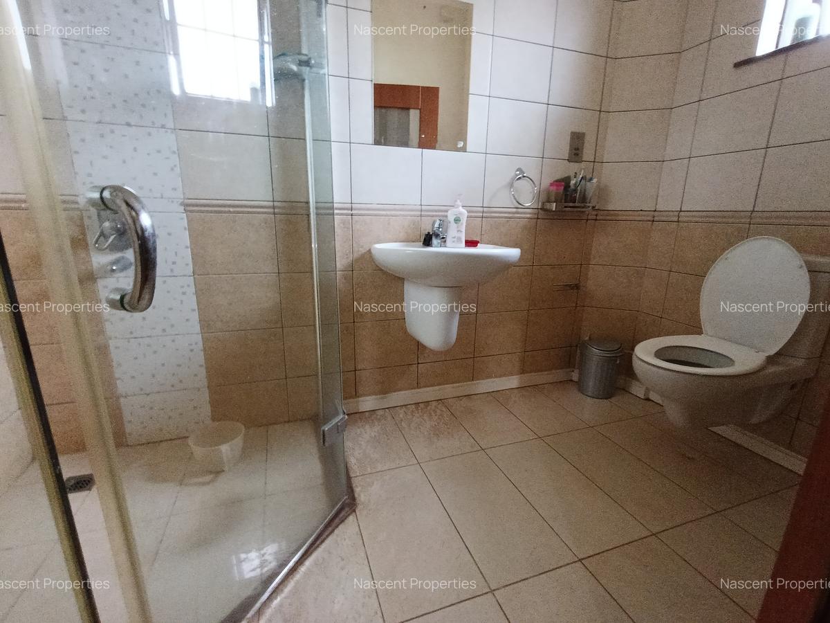 4 Bed House with En Suite in Runda - 18