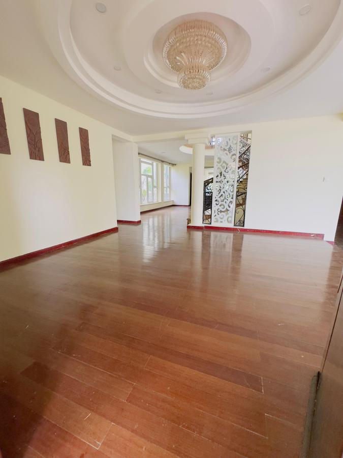 5 Bed House with En Suite at Mimosa Drive - 7