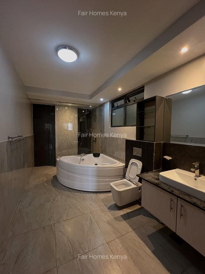 4 Bed Apartment with En Suite at Riverside Drive - 4