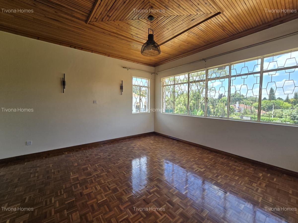 4 Bed House with En Suite in Runda - 16