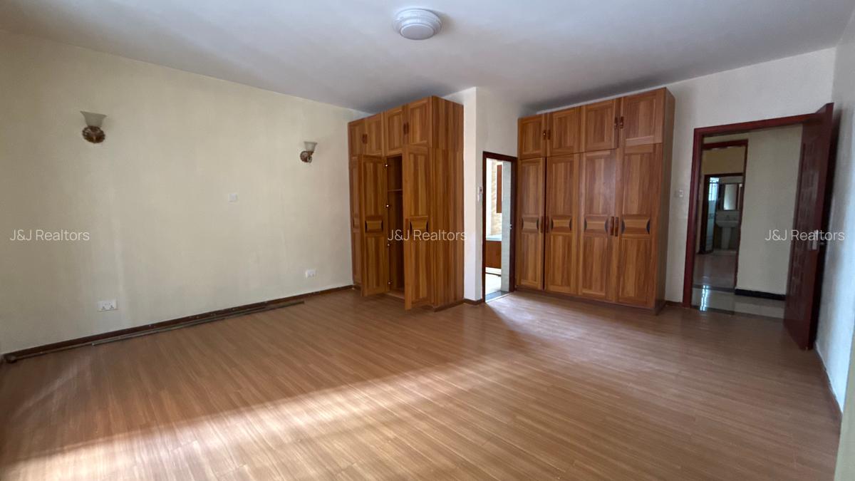 3 Bed Apartment with En Suite in Kilimani - 12