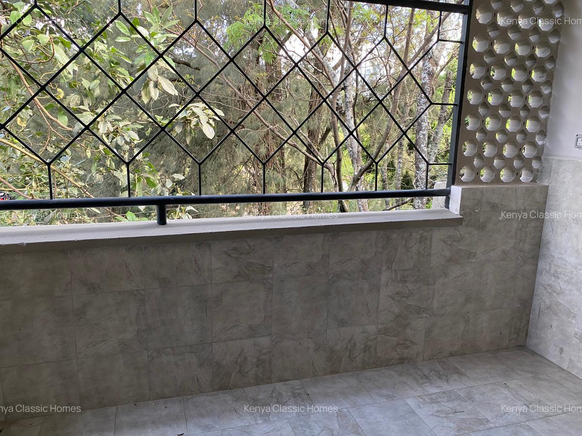 3 Bed Apartment with En Suite at Lavington - 11