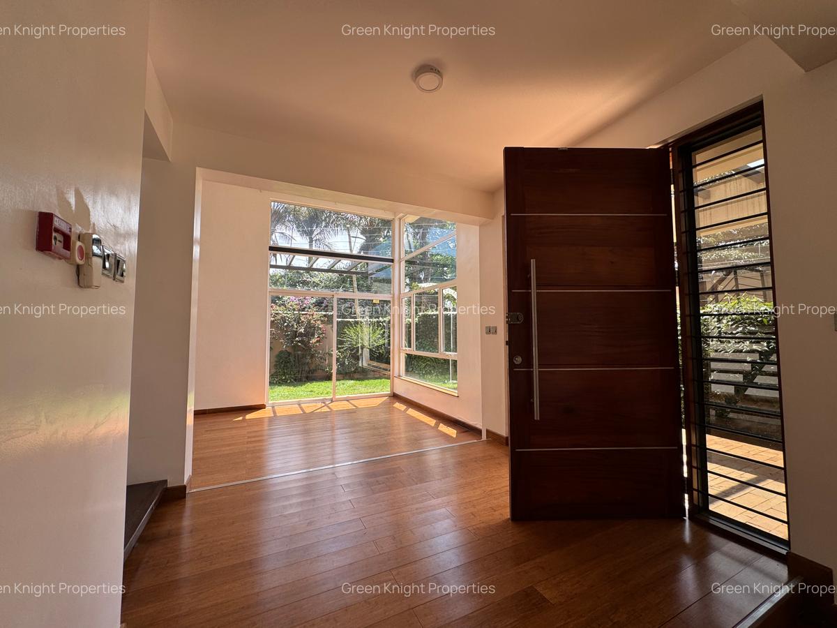 4 Bed Townhouse with En Suite in Lavington - 19