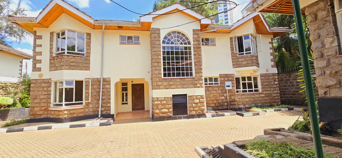 5 Bed Townhouse with En Suite at Mugumo Road - 1