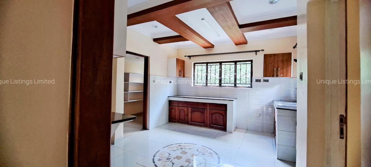 2 Bed House with Garden in Lavington - 8