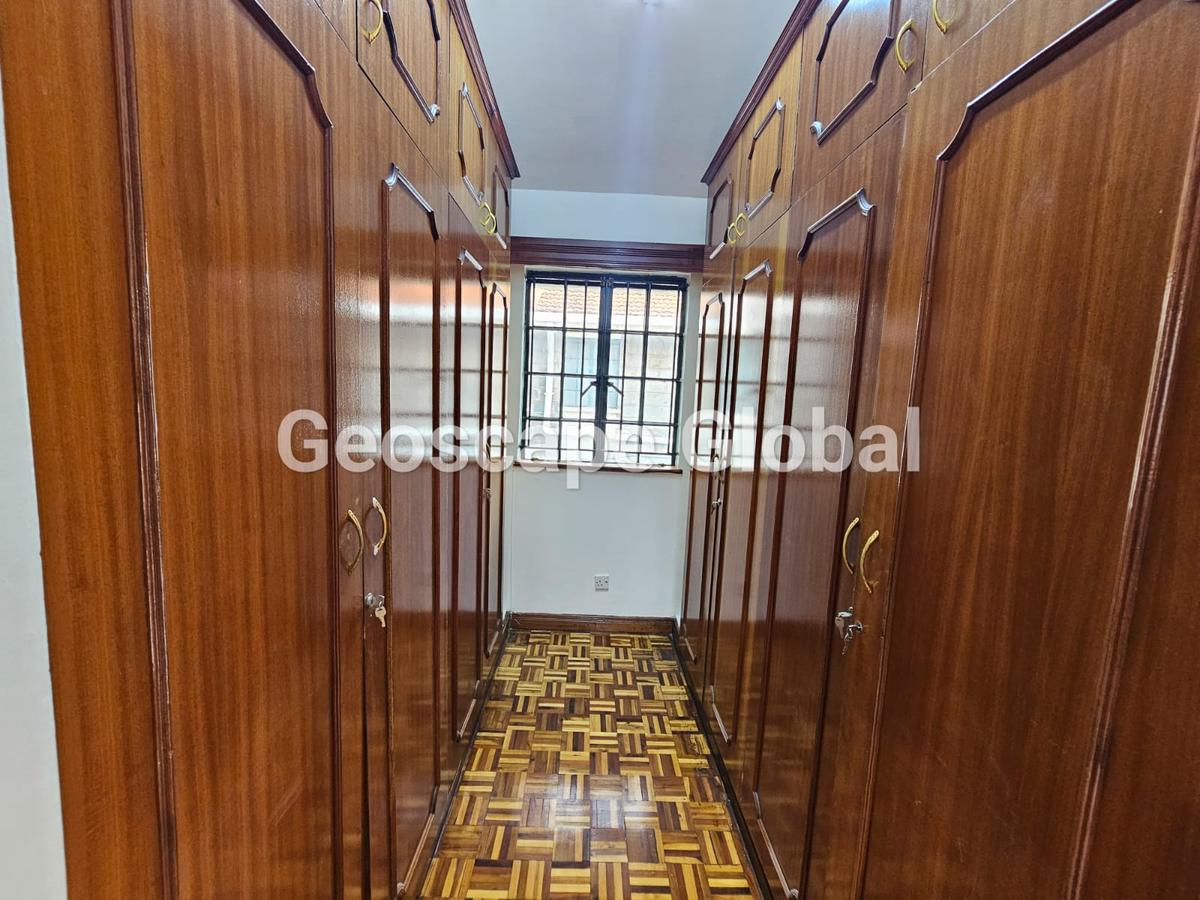 5 Bed House with En Suite in Spring Valley - 11