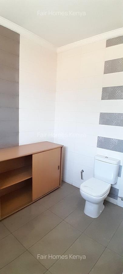 5 Bed Townhouse with En Suite at Riverside Drive - 9