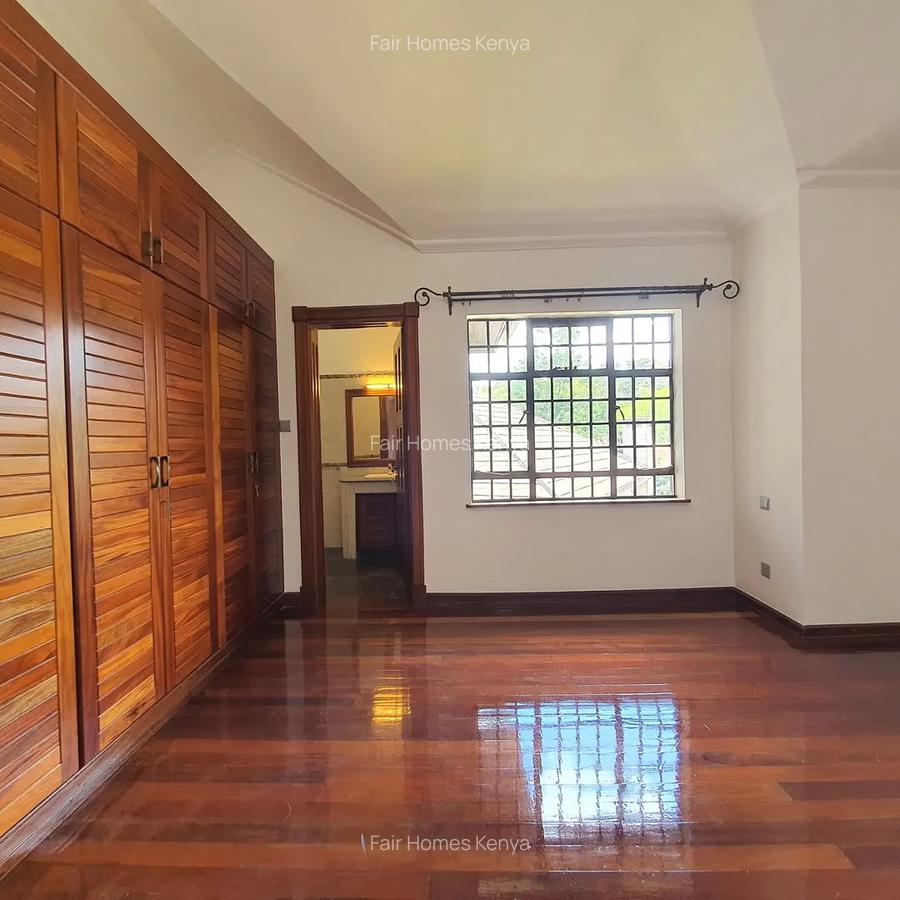 4 Bed Townhouse with En Suite at Spring Valley - 13