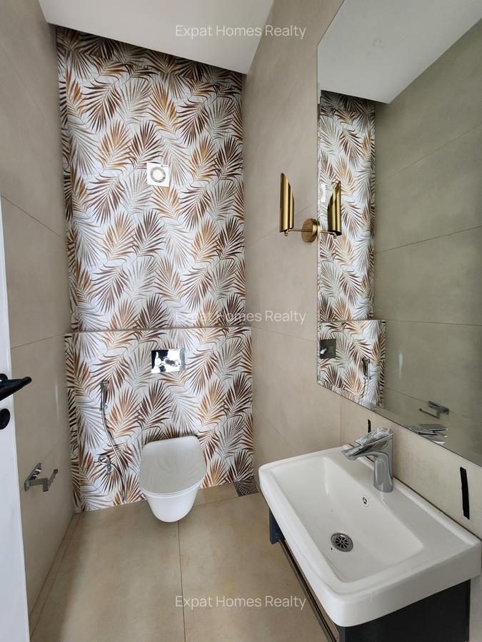 5 Bed Villa with En Suite in Lavington - 6