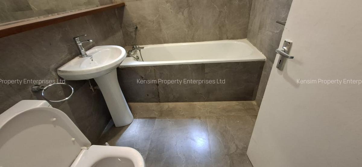 4 Bed Townhouse with En Suite in Lavington - 17