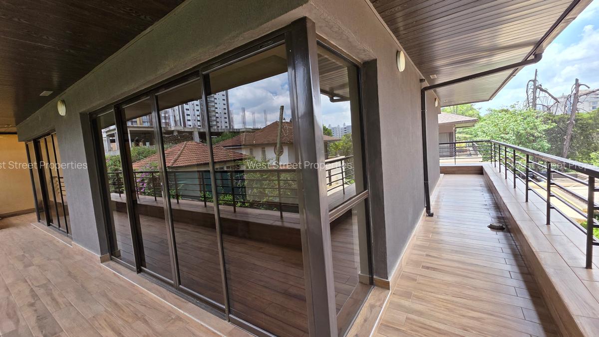 5 Bed Villa with En Suite at Lavington - 11