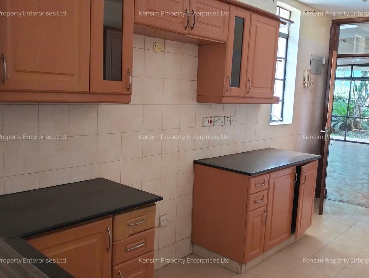 4 Bed Townhouse with En Suite in Lavington - 8