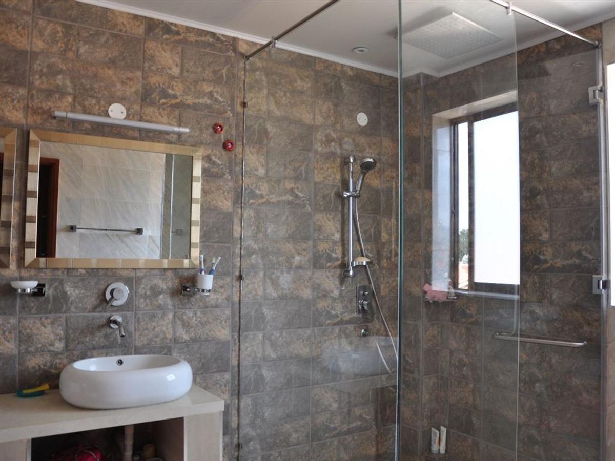 Serviced 3 Bed Apartment with En Suite in Lavington - 12