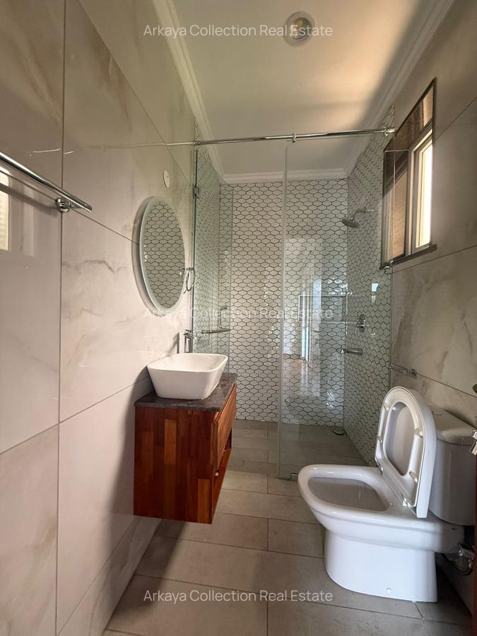 5 Bed Townhouse with En Suite in Lavington - 14