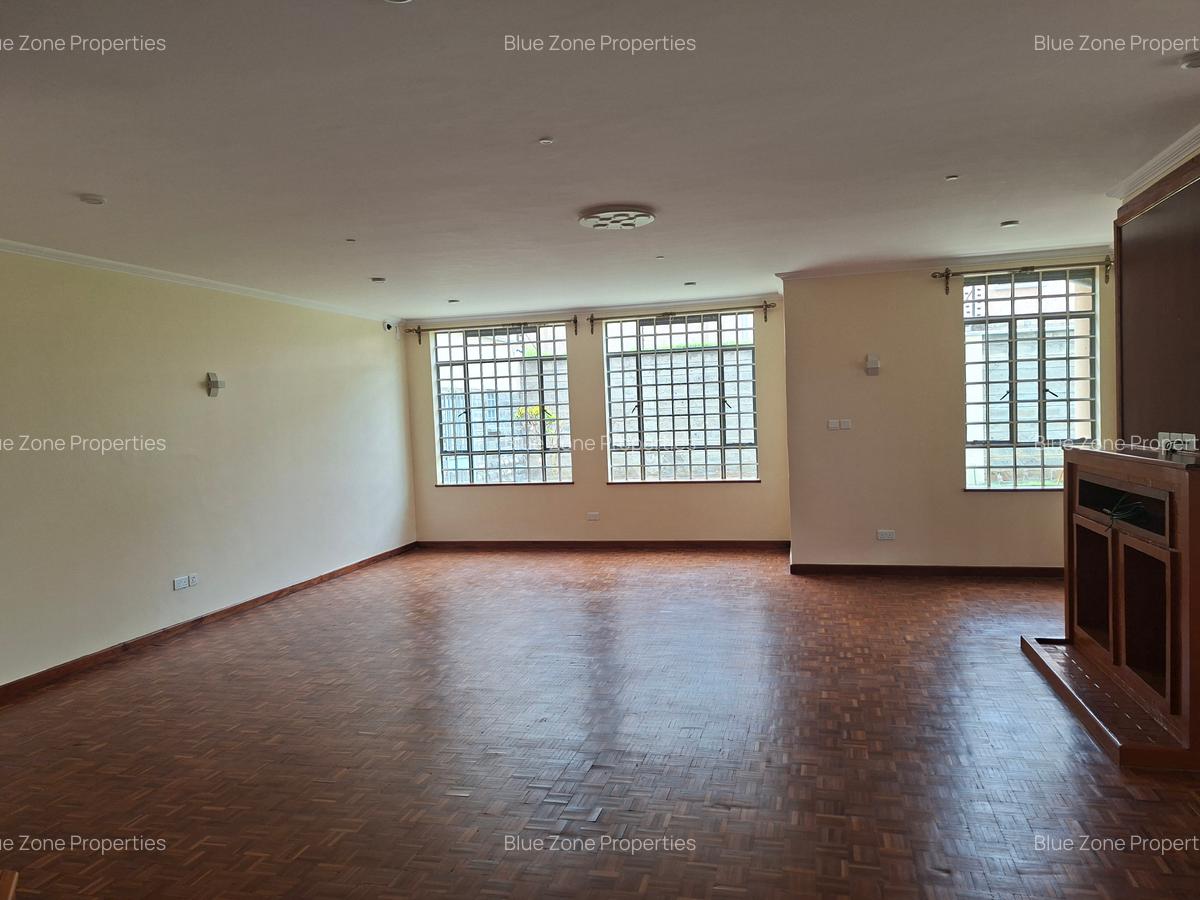 5 Bed House with En Suite at Off Mimosa Rd - 19