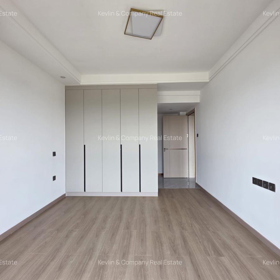 2 Bed Apartment with En Suite in Riverside - 2