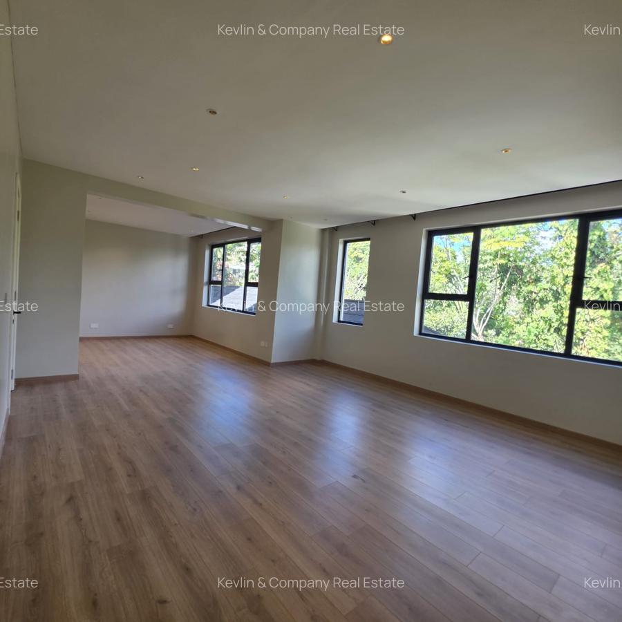 5 Bed Villa with En Suite in Lavington - 15