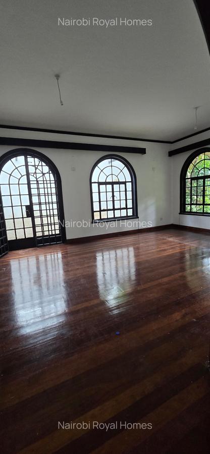 4 Bed Townhouse with En Suite at Riverside Drive - 19