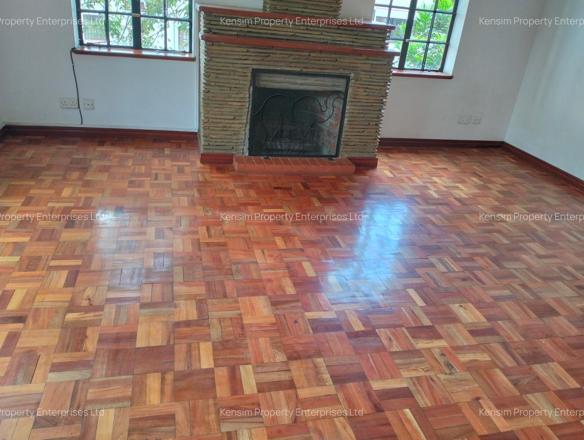 5 Bed Townhouse with En Suite in Lavington - 12