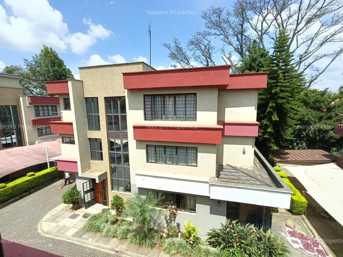 5 Bed Townhouse with En Suite in Lavington - 1