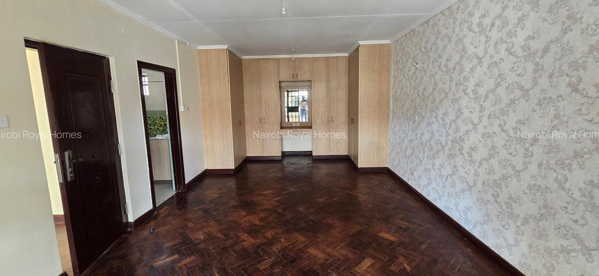 5 Bed Townhouse with En Suite at Lavington Green - 6