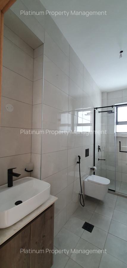 3 Bed Apartment with En Suite at Brookside - 9