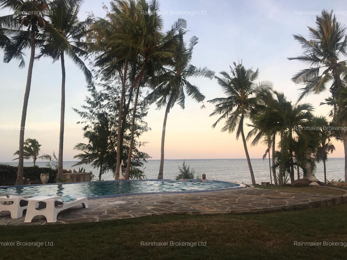 4 Bed Villa with Swimming Pool in Likoni - 9