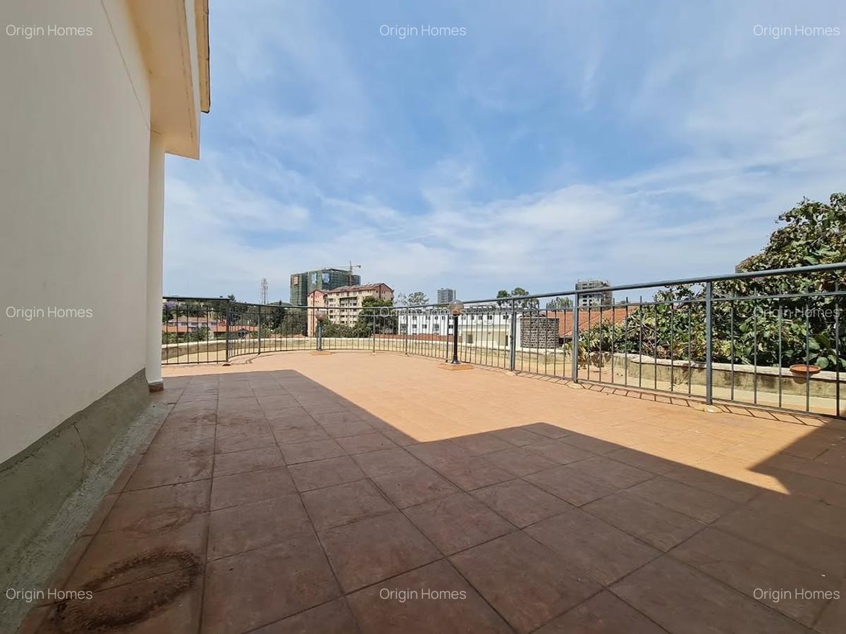 4 Bed Apartment with En Suite at Lavington - 6