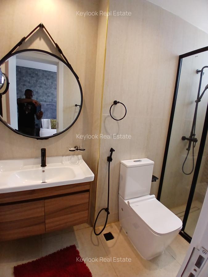 Serviced 3 Bed Apartment with En Suite at Brookside Close - 9