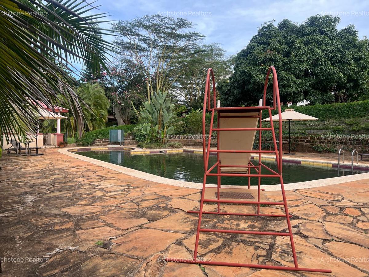 4 Bed Townhouse with Swimming Pool in Ridgeways - 15